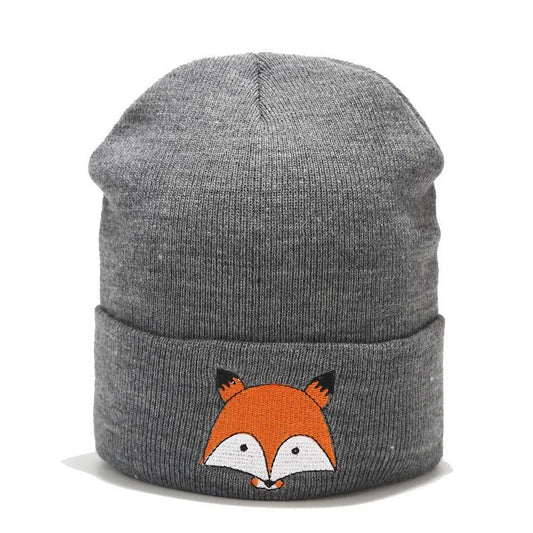 Gorro de lana bordado