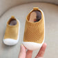 Enfant en bas âge chaussures - Enfance-Heureuse