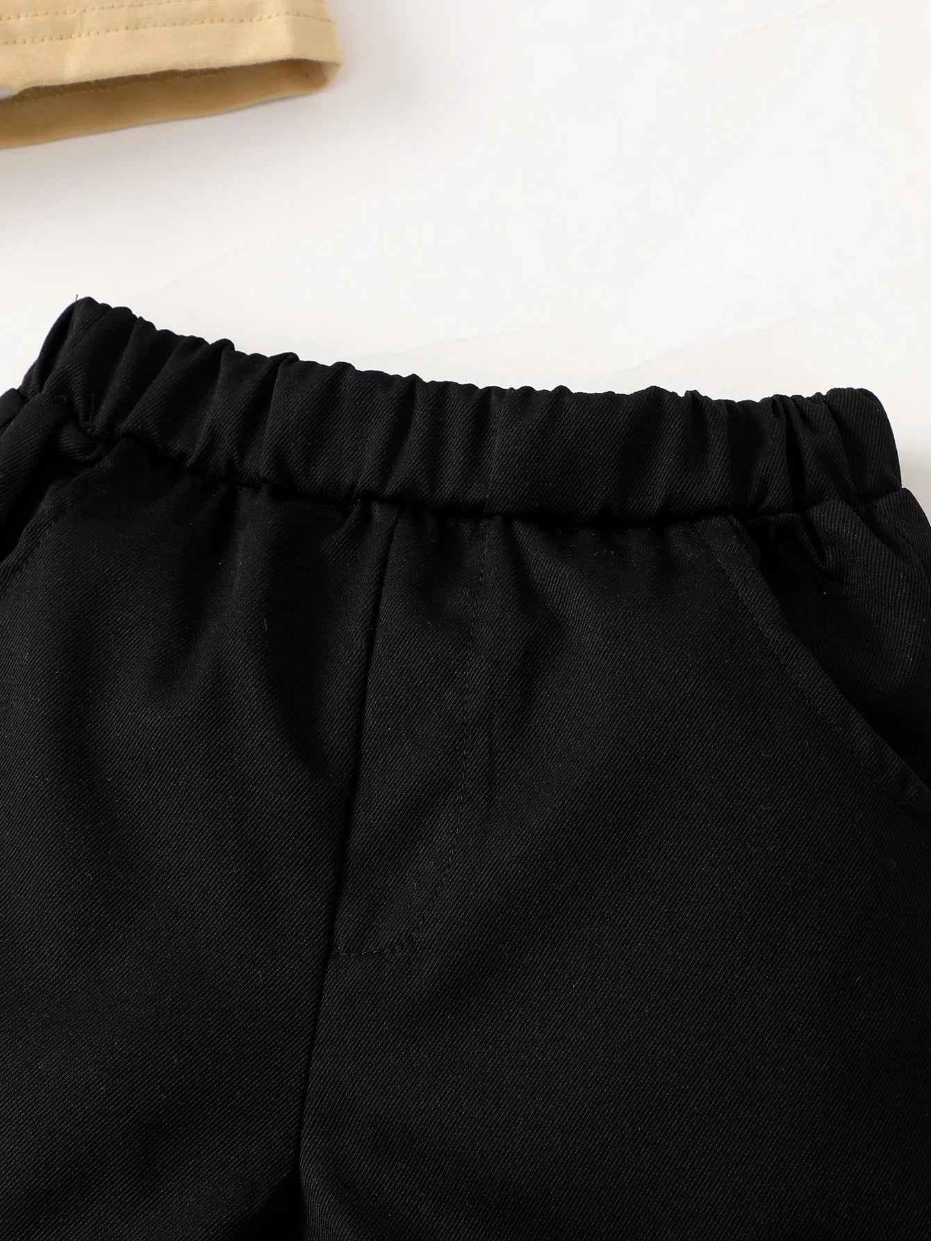 Ensemble 2 pièces t-shirt à manches courtes et short noir pour garçon