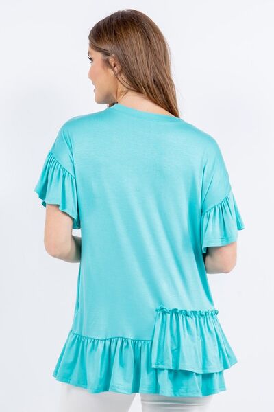 Top asimétrico con detalle de volantes de talla grande Celeste