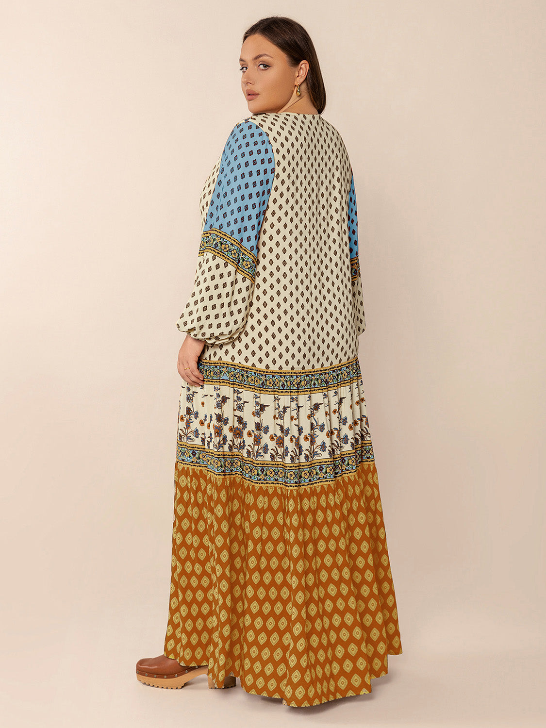 Robe longue imprimée grande taille à col en V et manches ballon